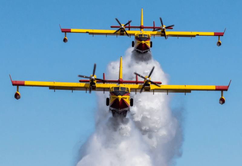 En plena carrera de despegue: una moto de agua se interpone a un Canadair español en Turquía