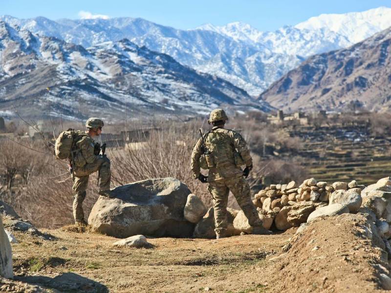 España acelera la repatriación de los españoles en Afganistán