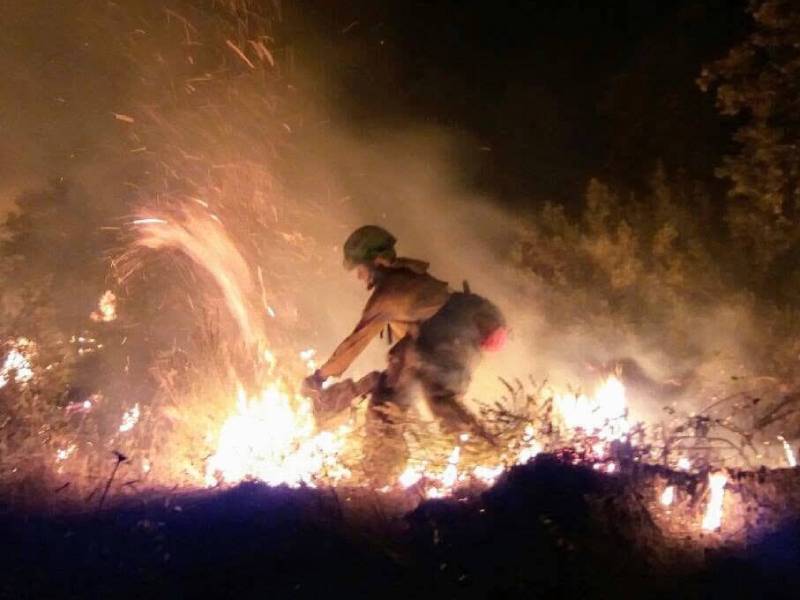 Los servicios de extinción dan por controlado el incendio de Sierra Bermeja