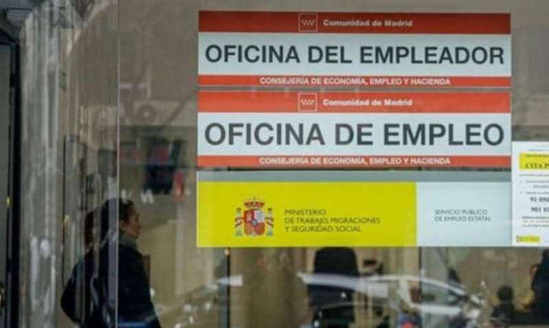 El paro baja en 5.078 personas en la Región en agosto y duplica el descenso nacional